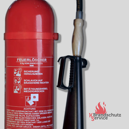FeuerloescherMOBIAK_MBK02-050CA-P1A_5kg_CO2Loescher_89B_Stahlbehaelter_frostsicher_Detailansicht2